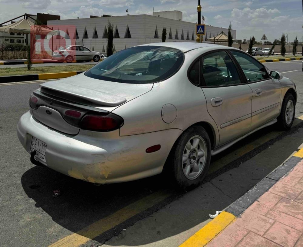 Ford Taurus